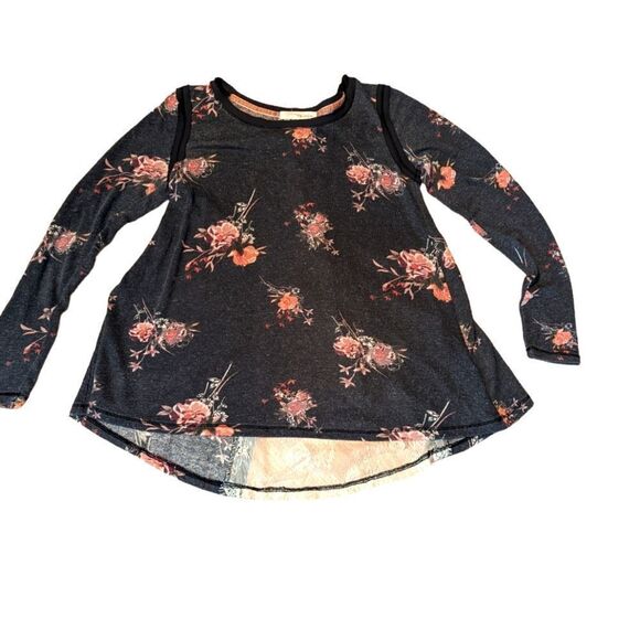 🛍️FLORAL AND LACE LONG SLEEVE SHIRT - Picture 1 of 2